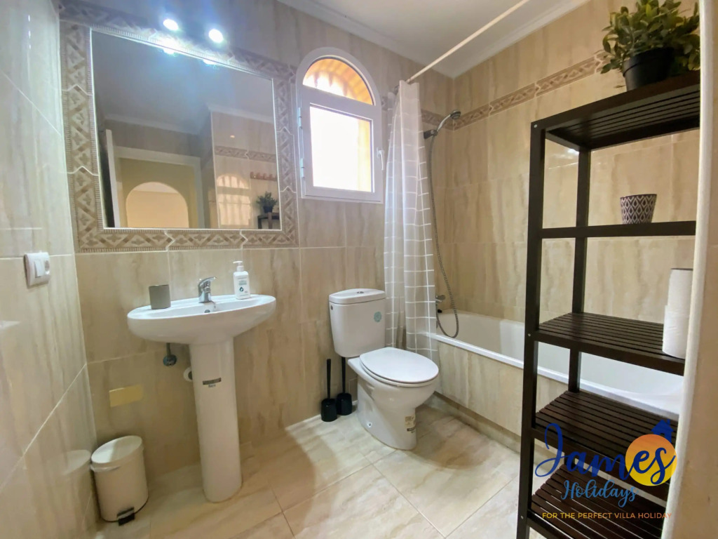Brisa Golf II ground floor apartment with 2 comm pools EB6