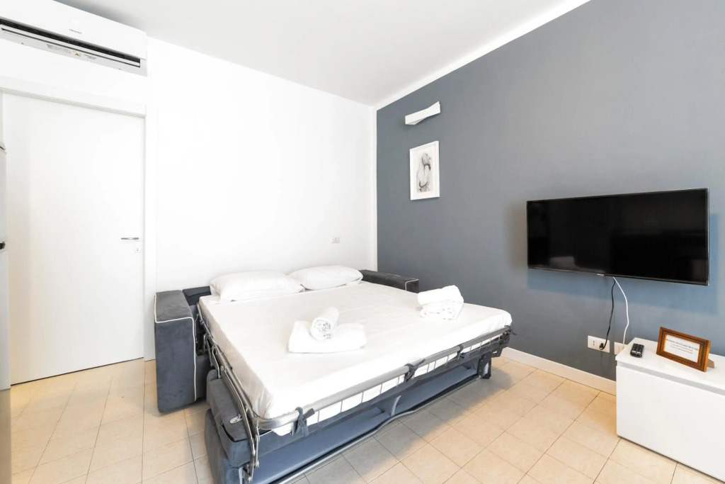 Roomy Apartment X6 close to Subway!