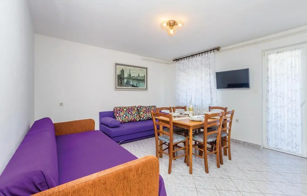 Beautiful Home in Jurandvor With Wifi and 2 Bedrooms