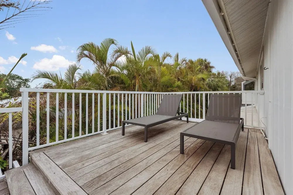 Siesta Key Oasis w/ Outdoor Pool + Screened Lanai!