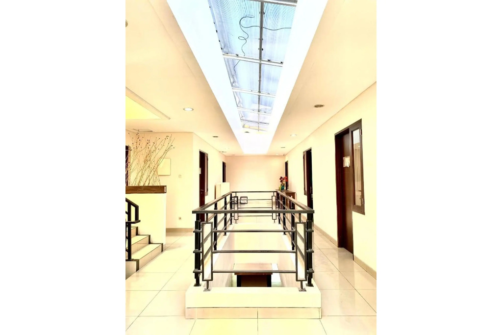 Behomy Corner 8 Lippo Karawaci