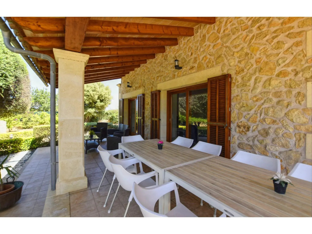 Luxurious country house with pool near the town of Alcudia