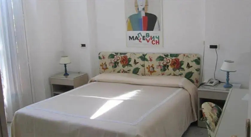 Piccolo Hotel
