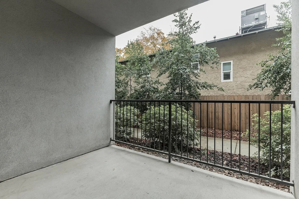 Modern Apartment With Upgraded Amenities Near CSU