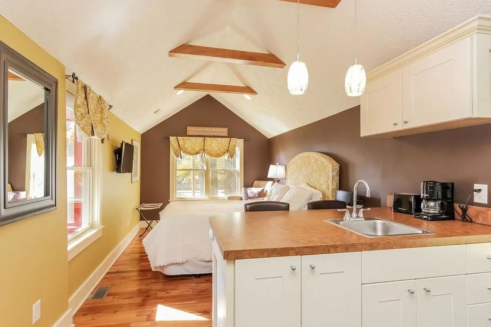 The Oriole - Studio Apartment, Sleeps 2