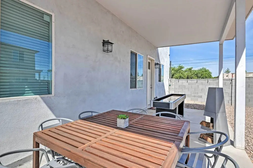 7 Mi to Dtwn Phoenix: Home w/ Patio & Yard
