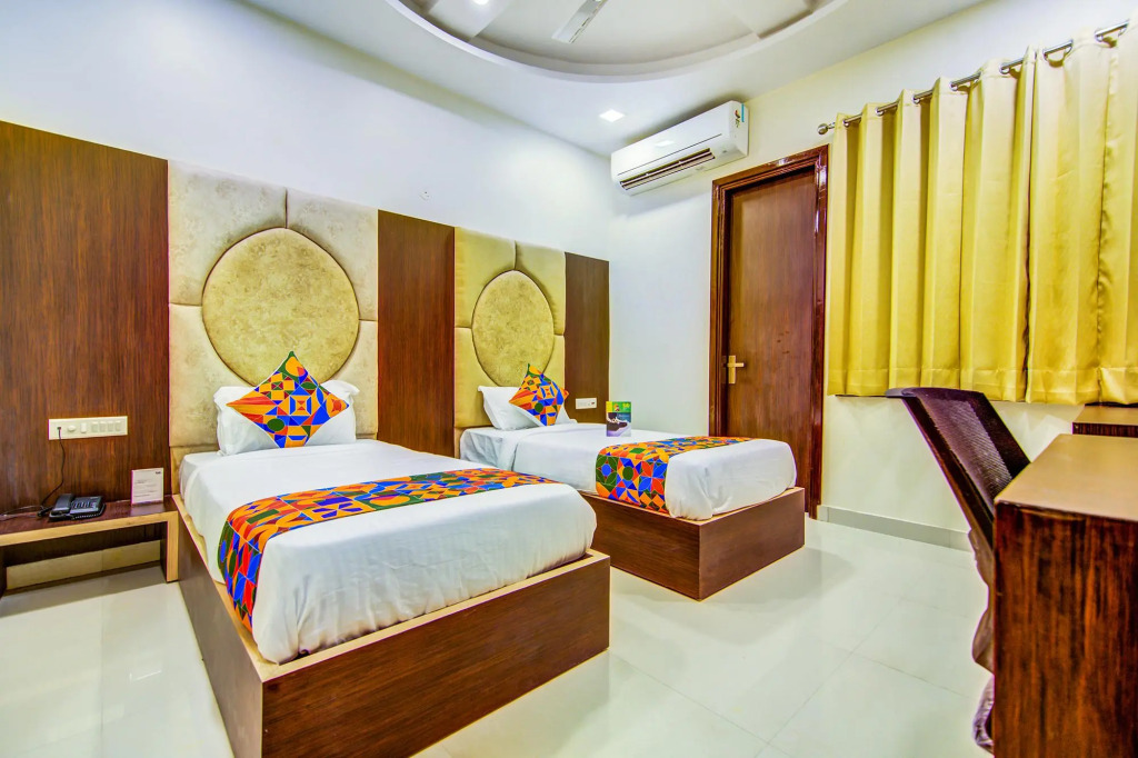 FabHotel Nayyar Inn II