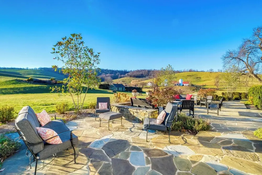 Elegant Paris Manor w/ Private Pool!