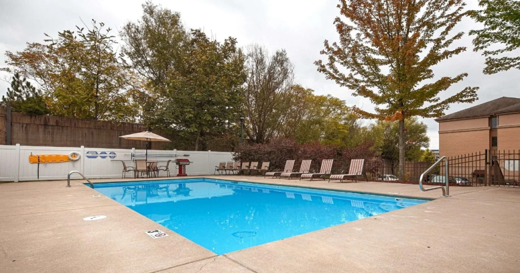 Best Western PLUS Hannaford Inn & Suites
