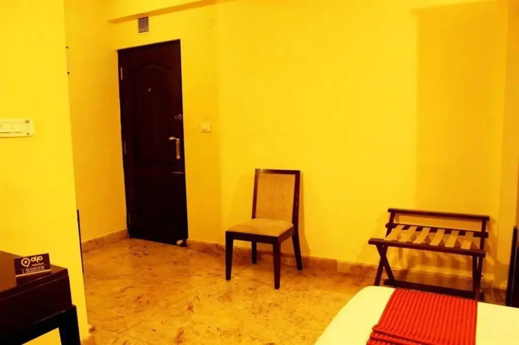 OYO Premium Mysore Nazarbad Road 2
