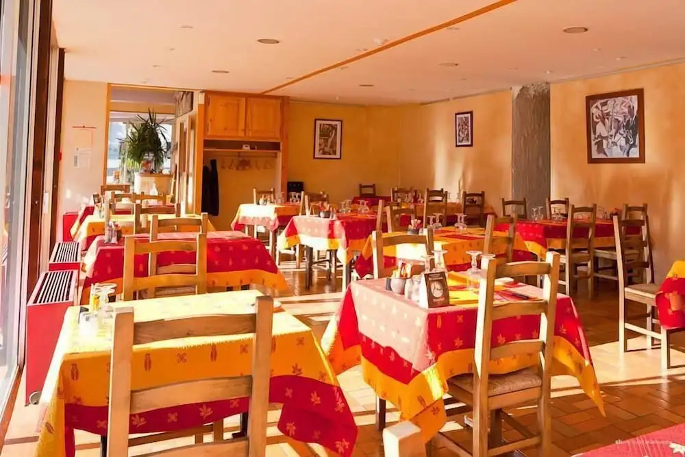Hôtel Restaurant Les Alpins
