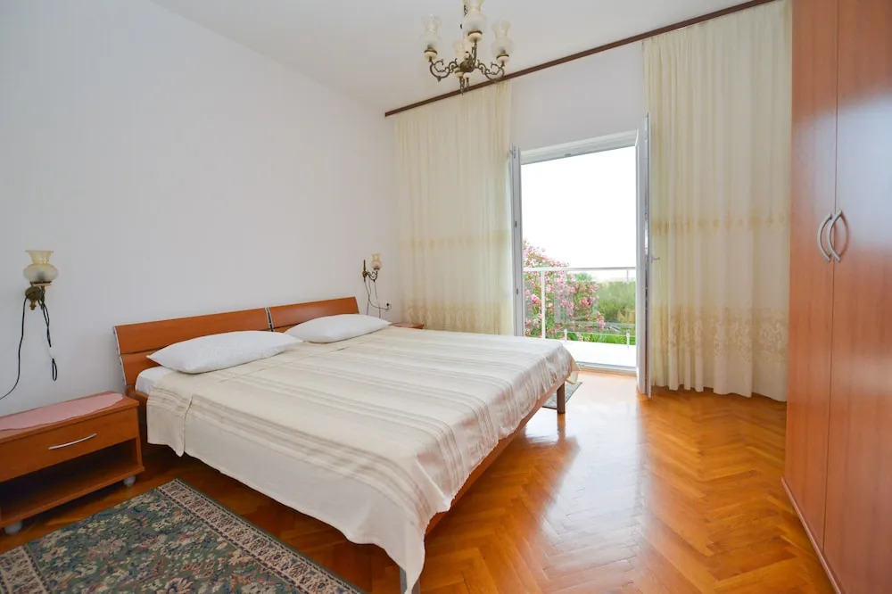 Spacious 4 Apartment for 5 Persons w 2 Terraces, 2 Bedrooms, 2 Bathrooms