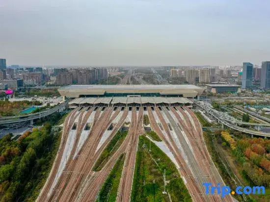 Madison Hotel Zhengzhou East Railway Station