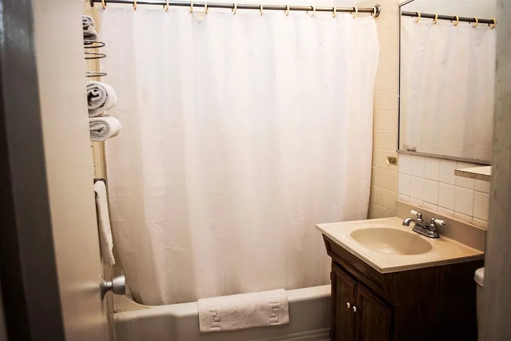 Amenity Motor Inn