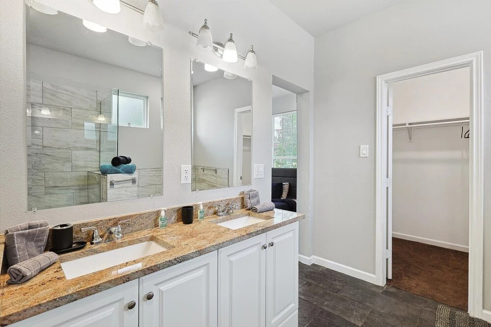 4BR Home in the Heart of Cowboy Nation!