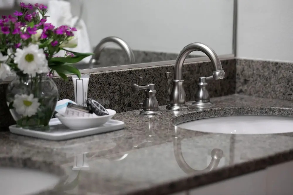 Rivertide Suites