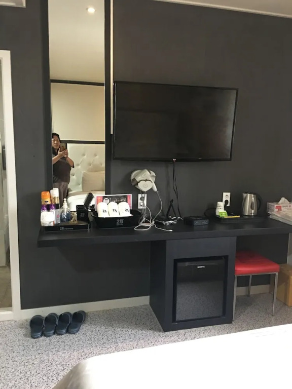 2U Motel