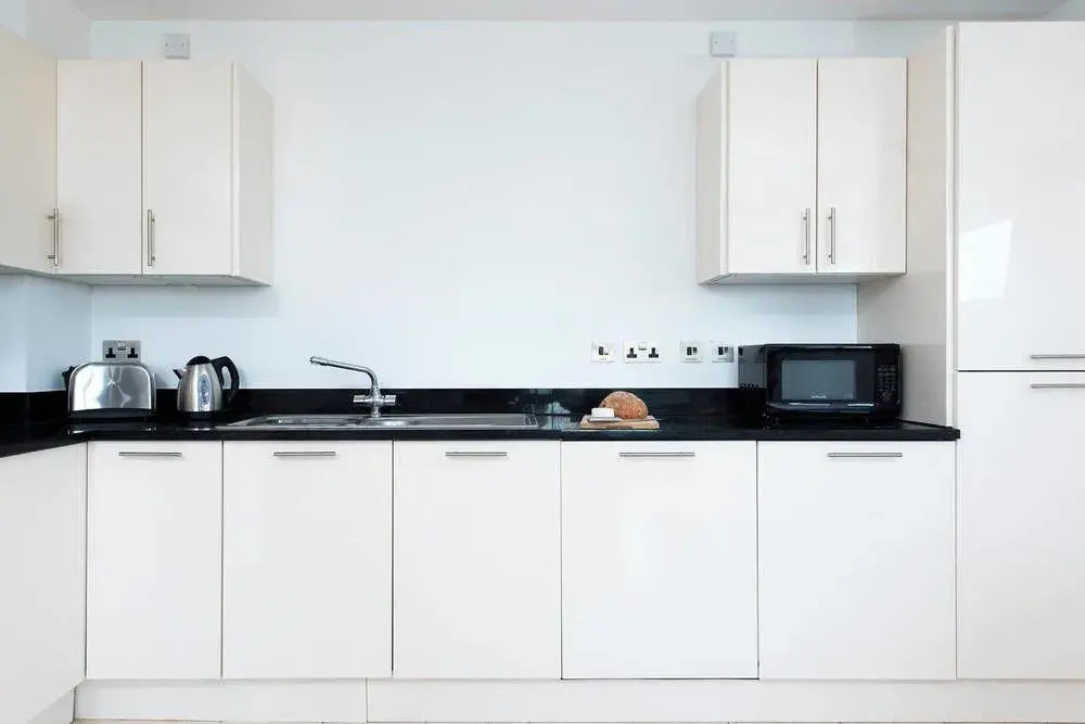 Modern 3BR Flat in Stratford With Great Views!