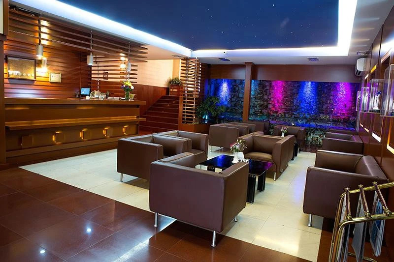 Hally Hotel