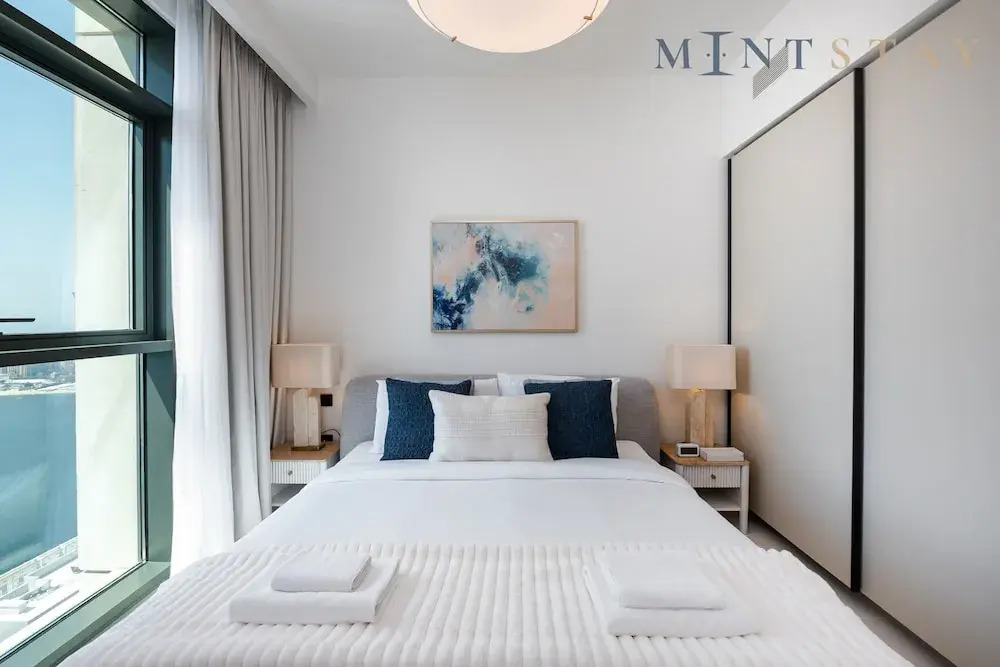 Serene 1BR w Private Palm View Balcony