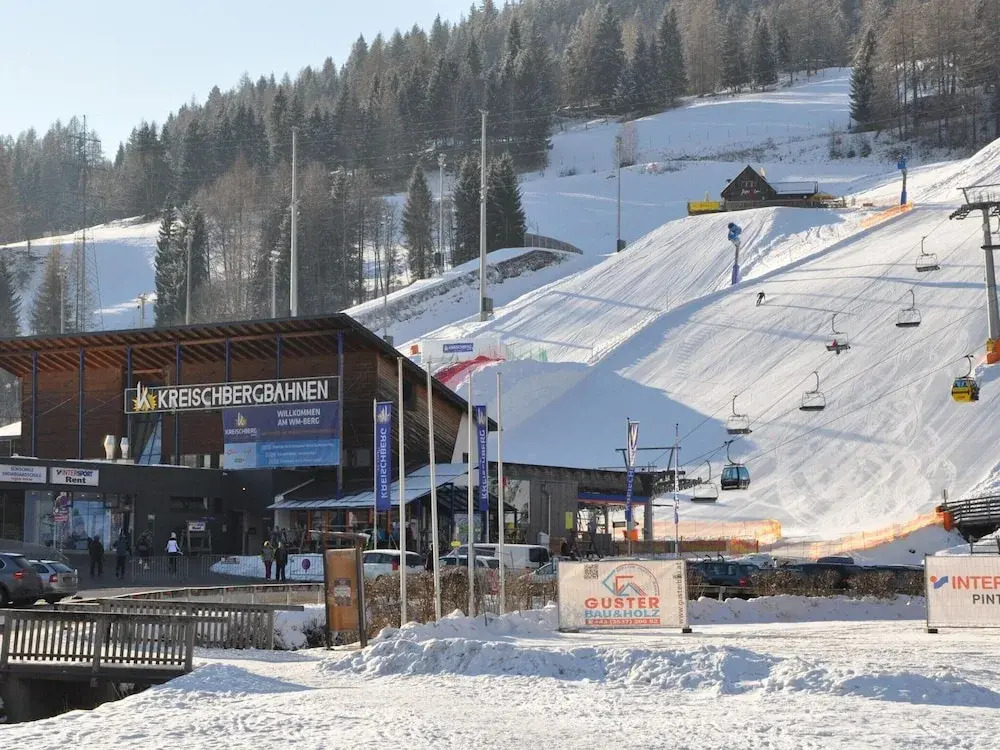 Spacious Apartment Near ski Area