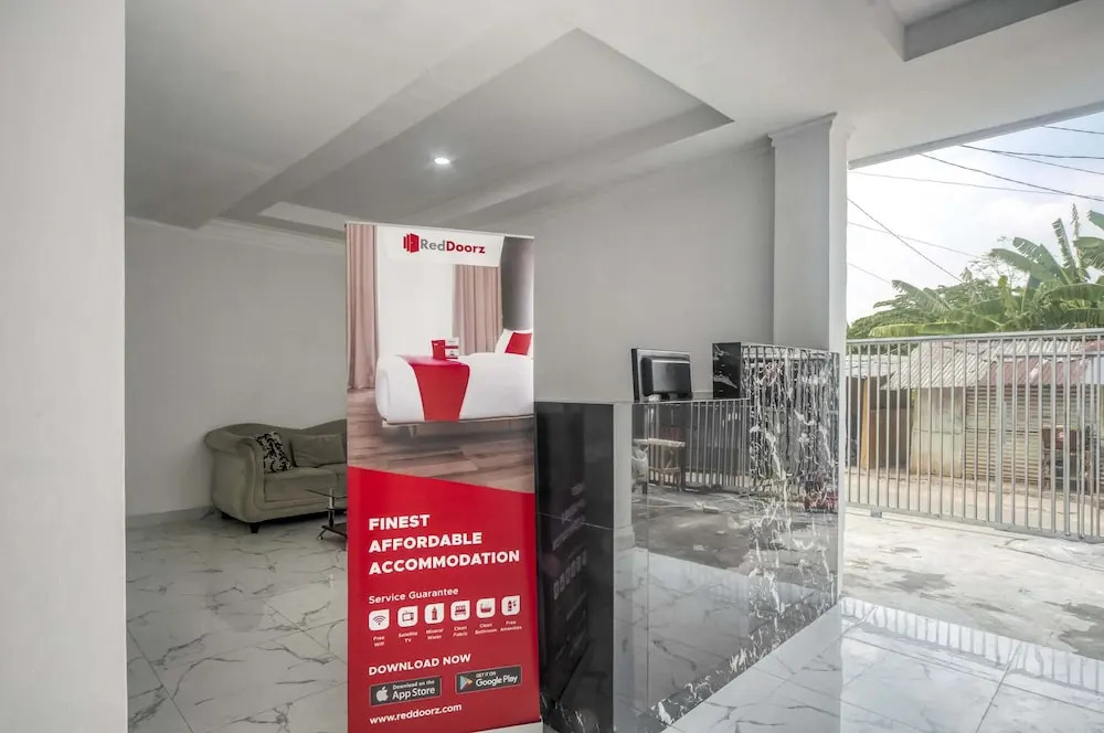 RedDoorz Plus Syariah near Pondok Cabe Airport