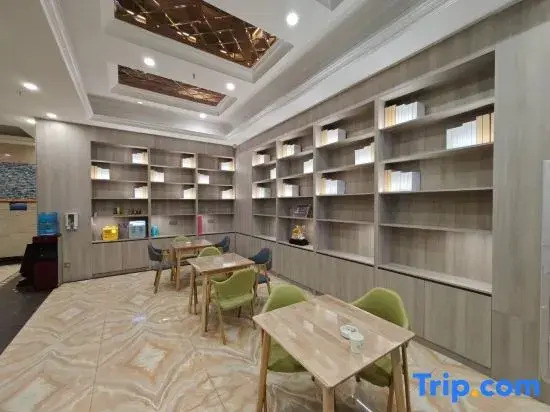 Super 8 Hotel (Hetian tuanjie  square)