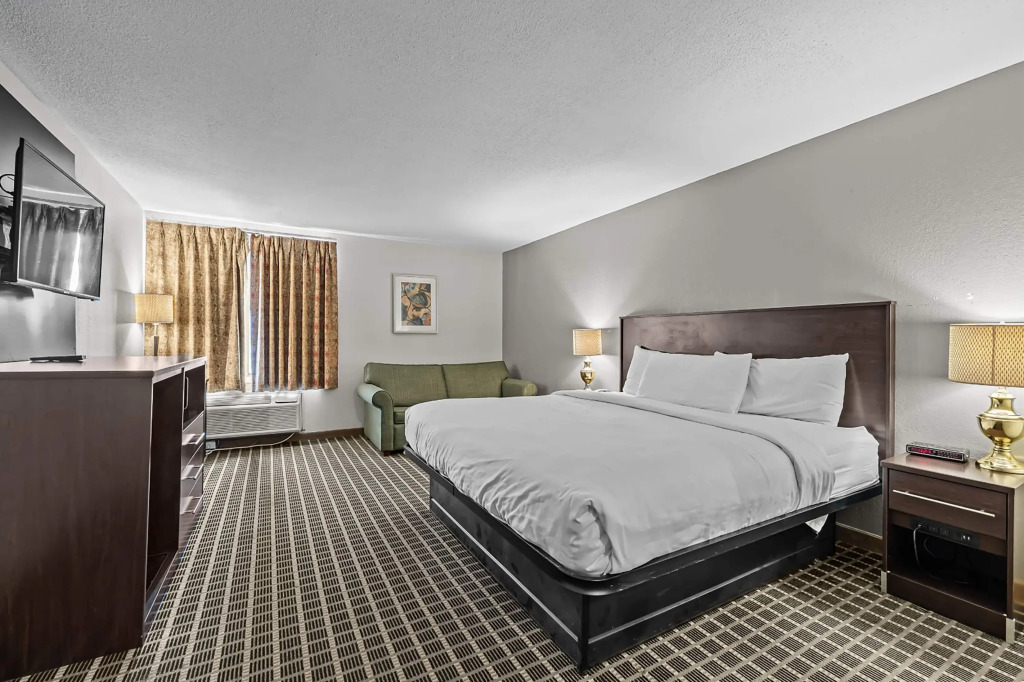 Ramada by Wyndham Stevens Point