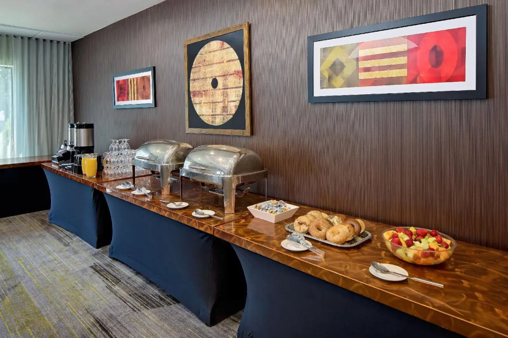 Courtyard by Marriott Long Island MacArthur Airport