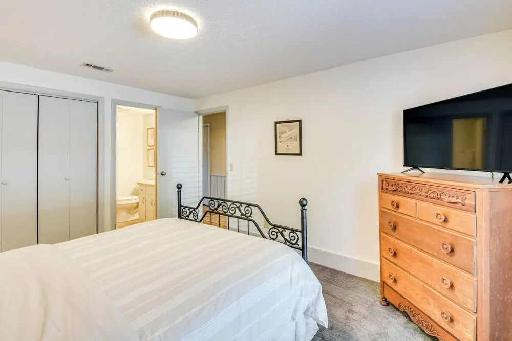 Newly Renovated Sky Valley Condo w/ Mtn Views