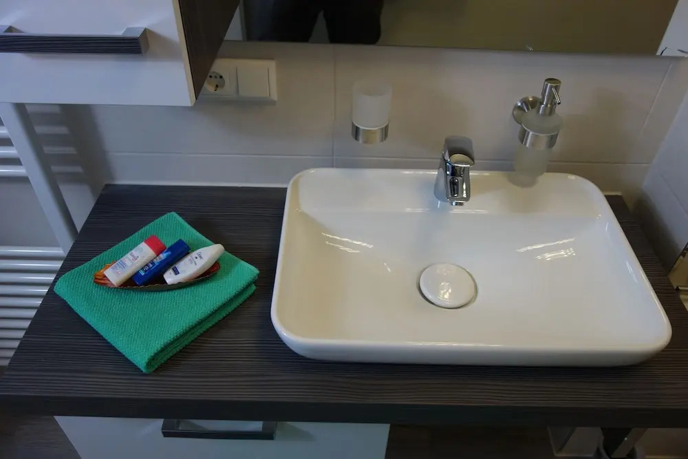 Race & Rest Apartments