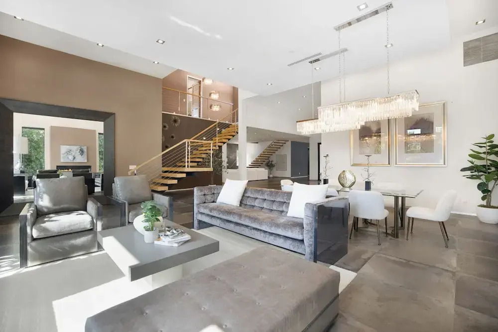 Louise Modern - Luxury Smart Estate in Encino w/ Pool, Gym & Spa