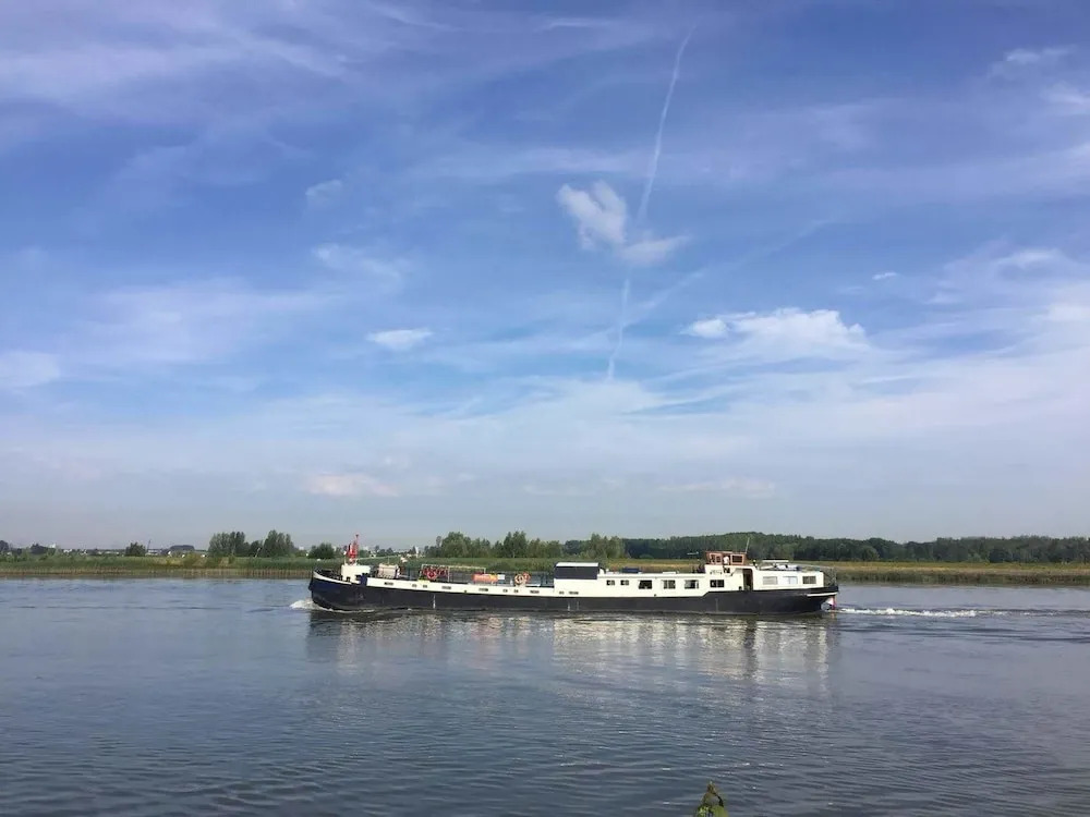 Hotelschip Sarah