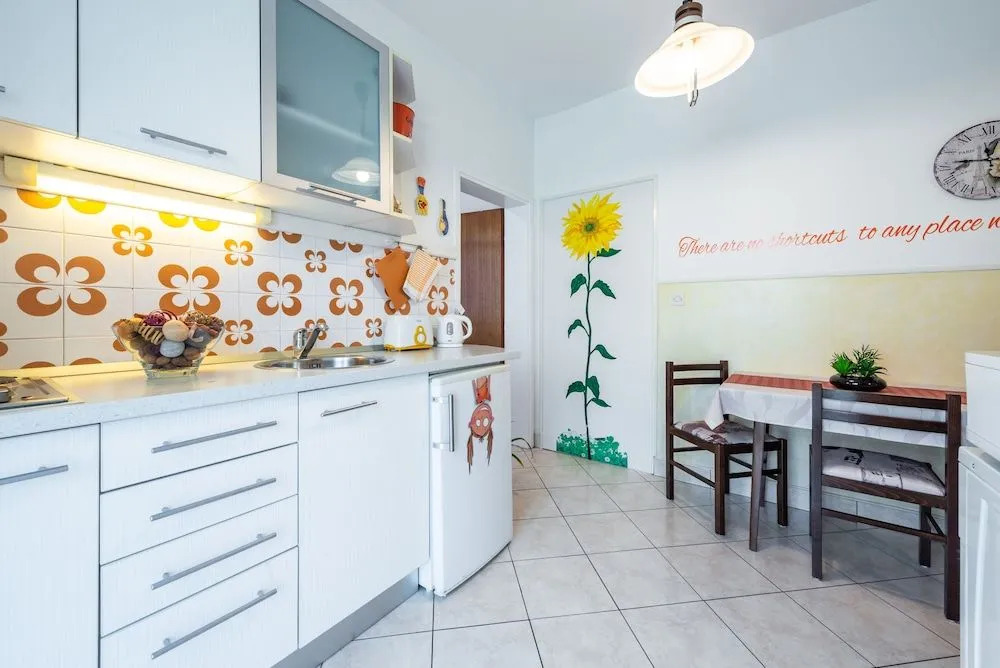 Apartment Ivona With Teracce