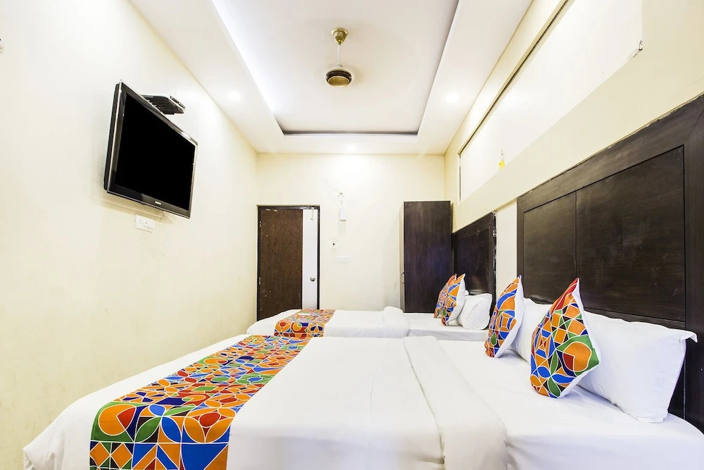 Collection O 4731 Hotel Surya Continental