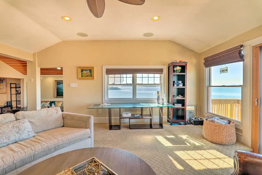 Waterfront Retreat w/ Deck ~ 7 Mi to Boston!