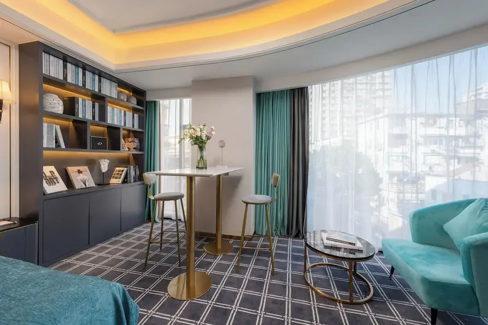 XANA Deluxe International Hotel Dongshankou Metro Station Branch