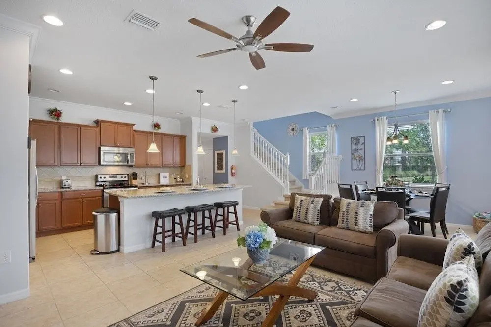 Luxury Resort Living Minutes Fom Disney 5 Bedroom Home