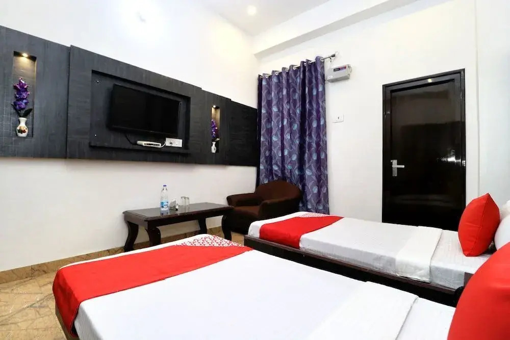 Hotel Sunview by OYO Rooms
