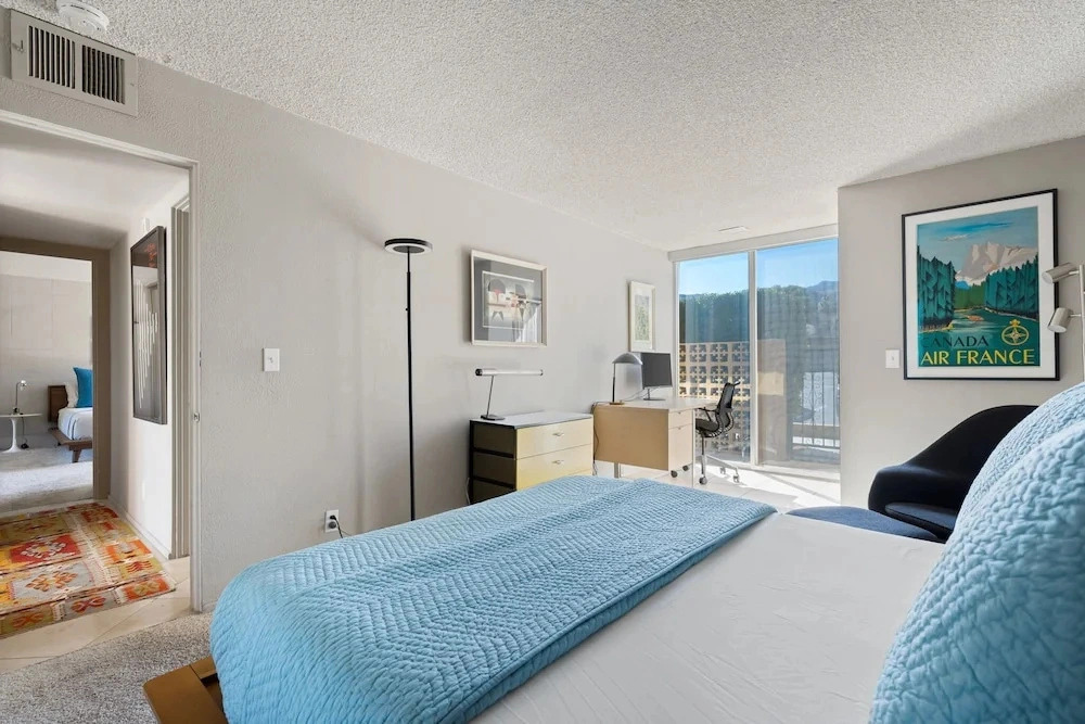 Mid-mod Krisel Getaway Walkable on El Paseo