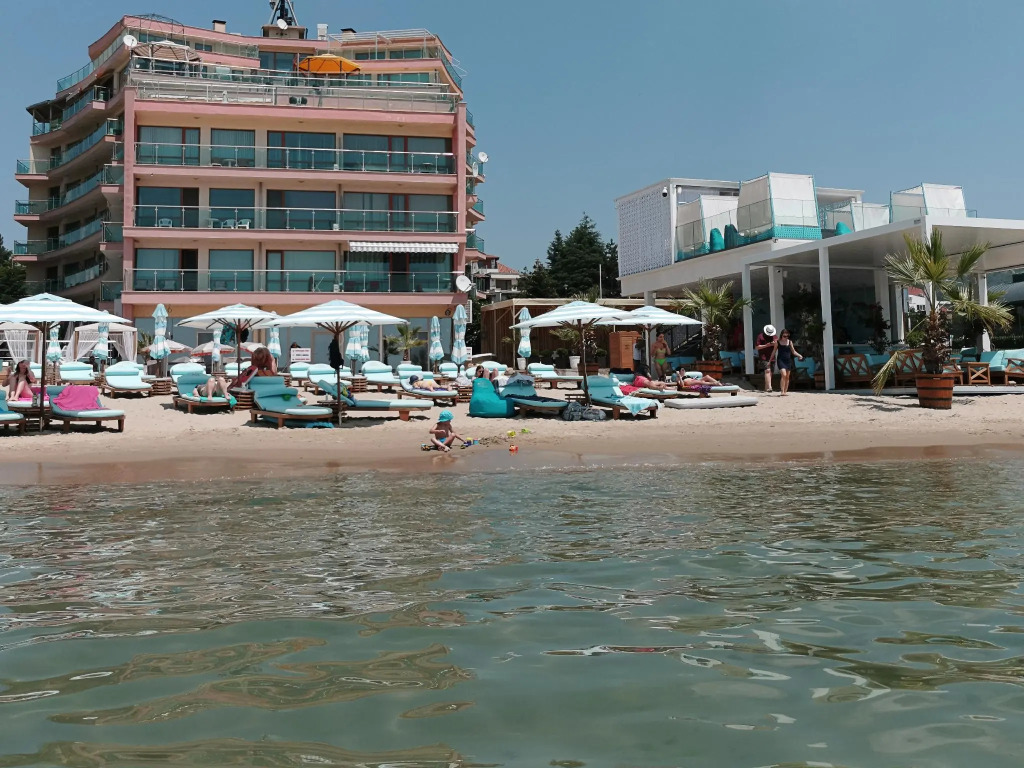 Beachfront Smart Homes by Martys