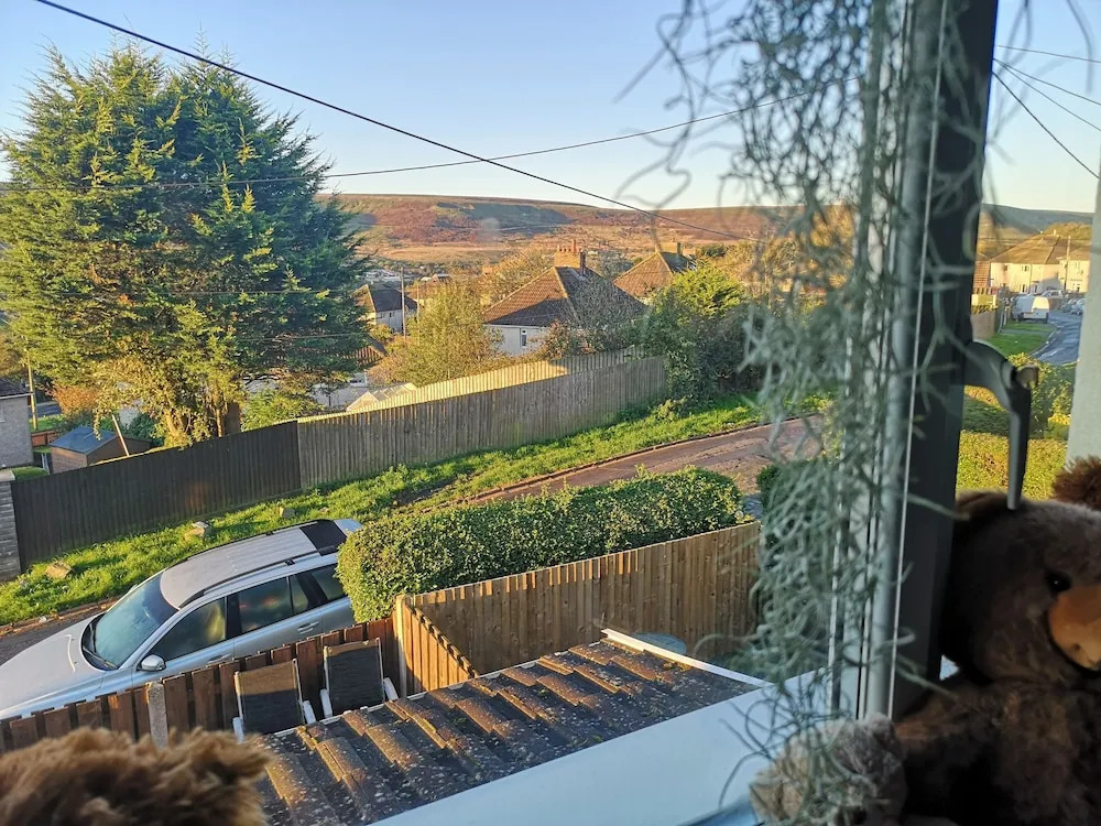 Charming 1-bed Maisonette With Mountain View