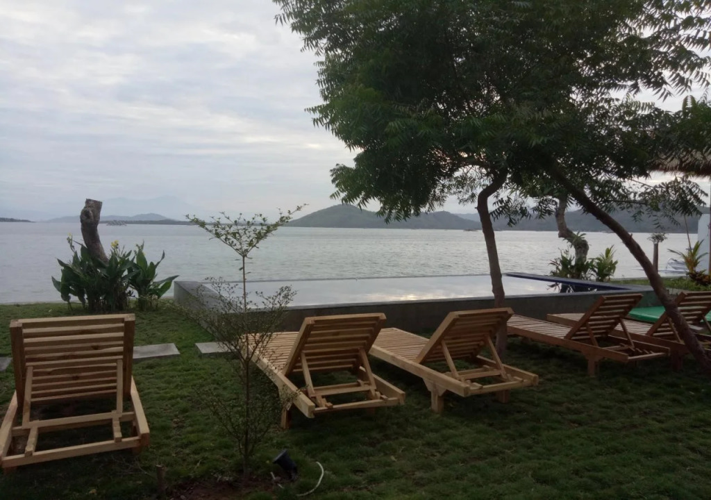 The Place Bungalow & Restaurant Sekotong