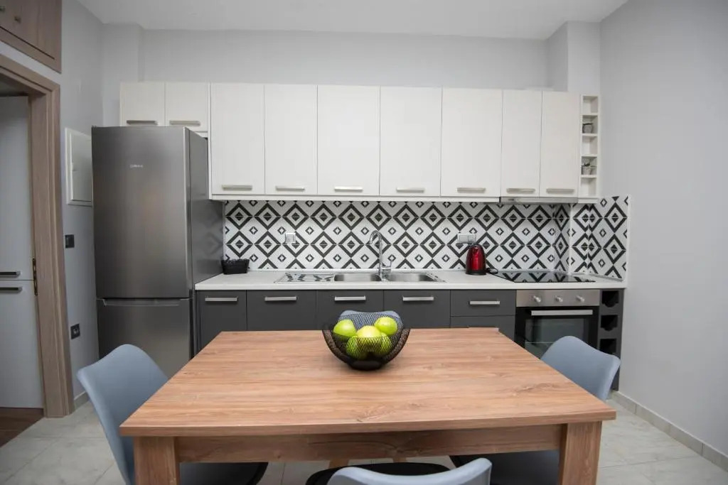 ENIO AXD guest house with private parking