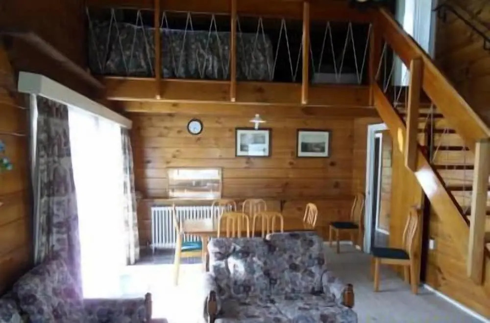 Utuhina Hot Springs Lodge