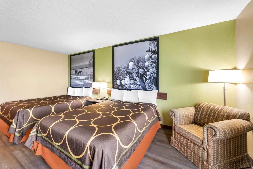 Super 8 by Wyndham Bellefontaine