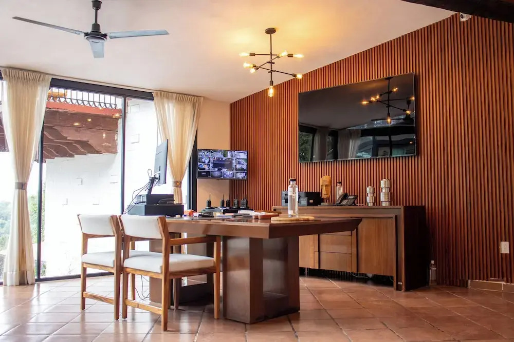 BOTANIQ HOTEL BOUTIQUE