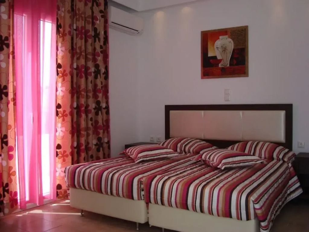 Elena Studios & Suites