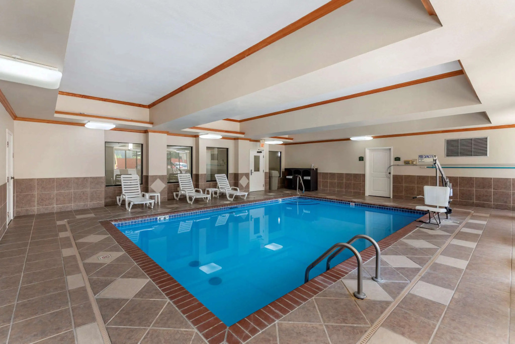 Comfort Inn & Suites El Dorado