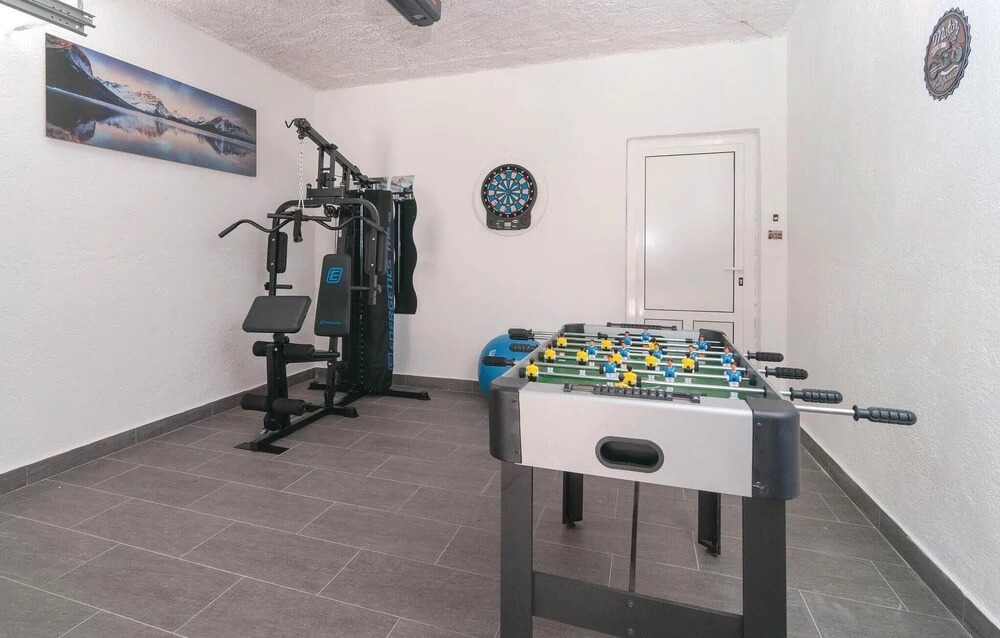 Pet Friendly Home In Srinjine With Sauna